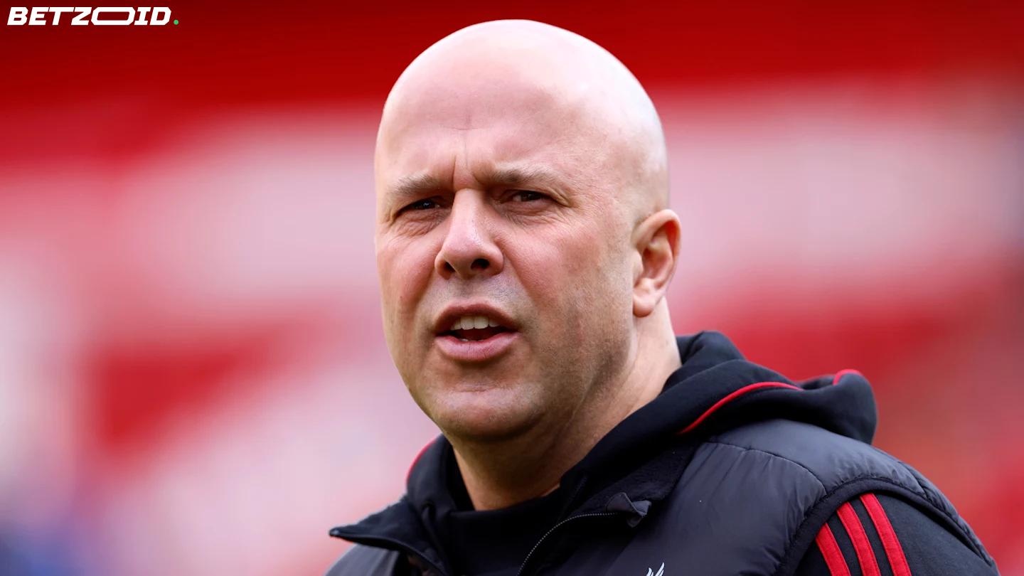 Arne Slot Difende la Spesa Record da 450 Milioni di Sterline del Liverpool